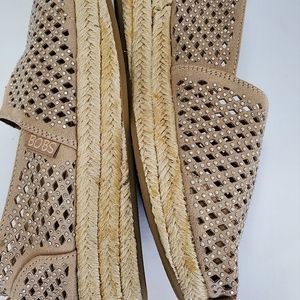 BOBS from skechers memory foam arch pillow